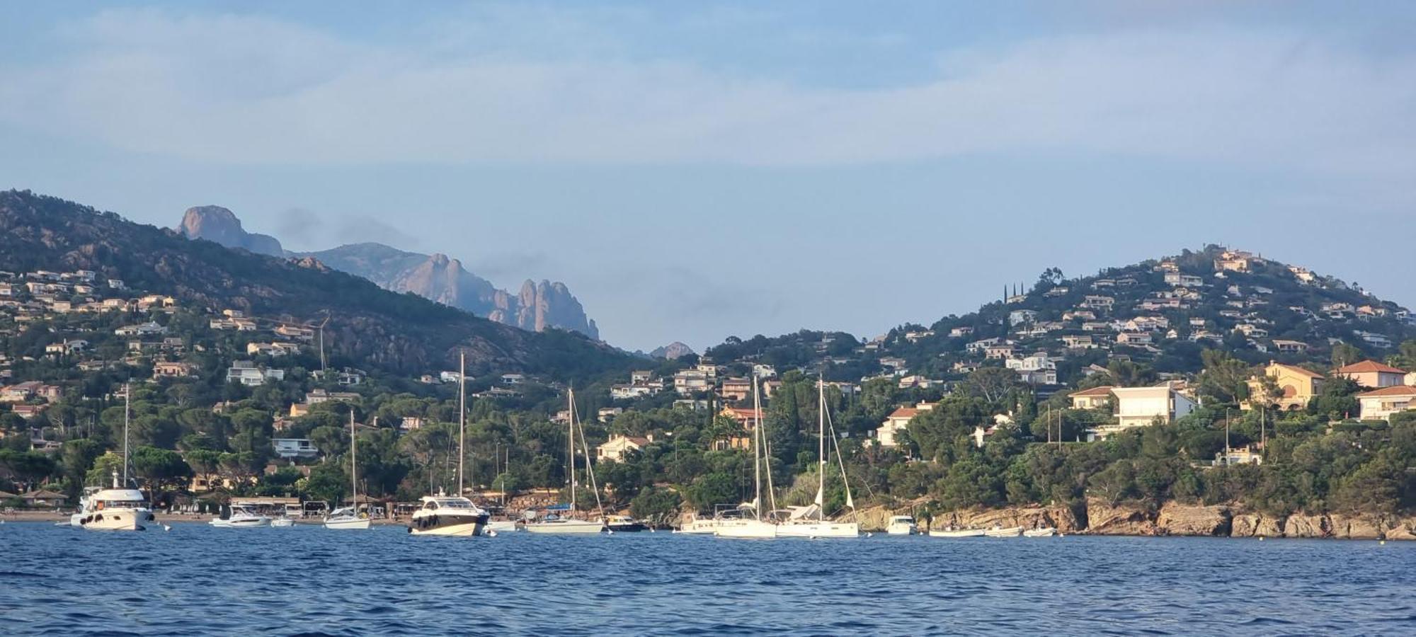 Agay Cap Esterel Le Hameau F2 Clim Plein Sud Dernier Etage Magnifique Vue Mer Saint-Raphaël Exteriör bild