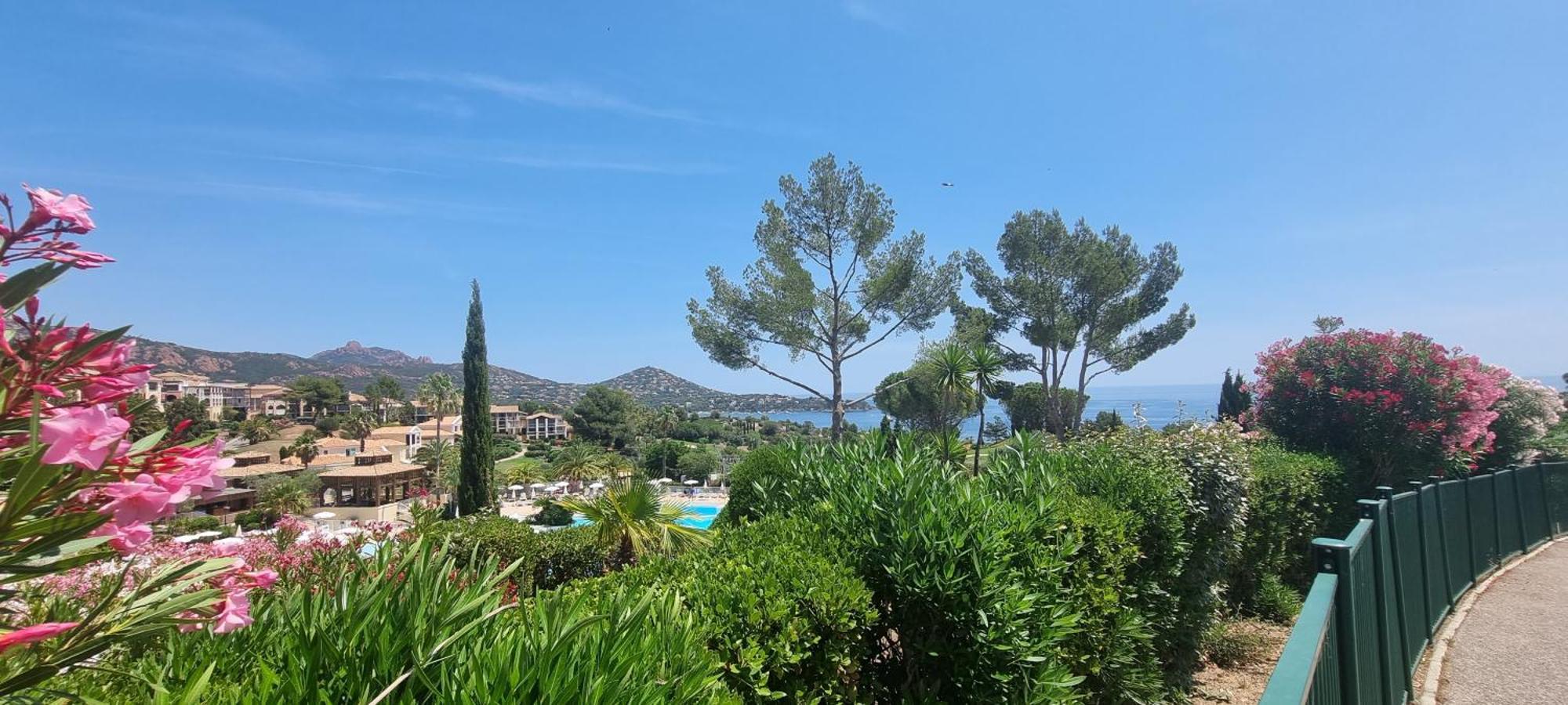 Agay Cap Esterel Le Hameau F2 Clim Plein Sud Dernier Etage Magnifique Vue Mer Saint-Raphaël Exteriör bild
